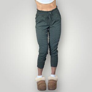 Lululemon Street To Studio Pant II Green 7/8 Length Lightweight 2-Way Stretch 6